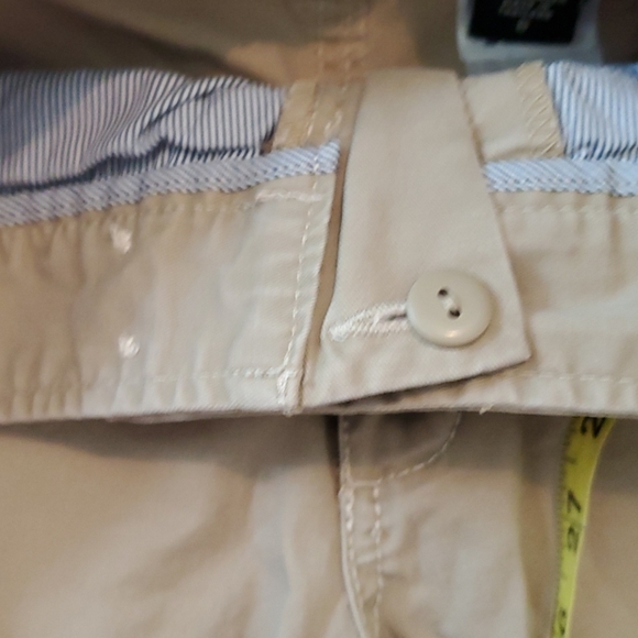 Eddie Bauer khaki shorts - Picture 9 of 9